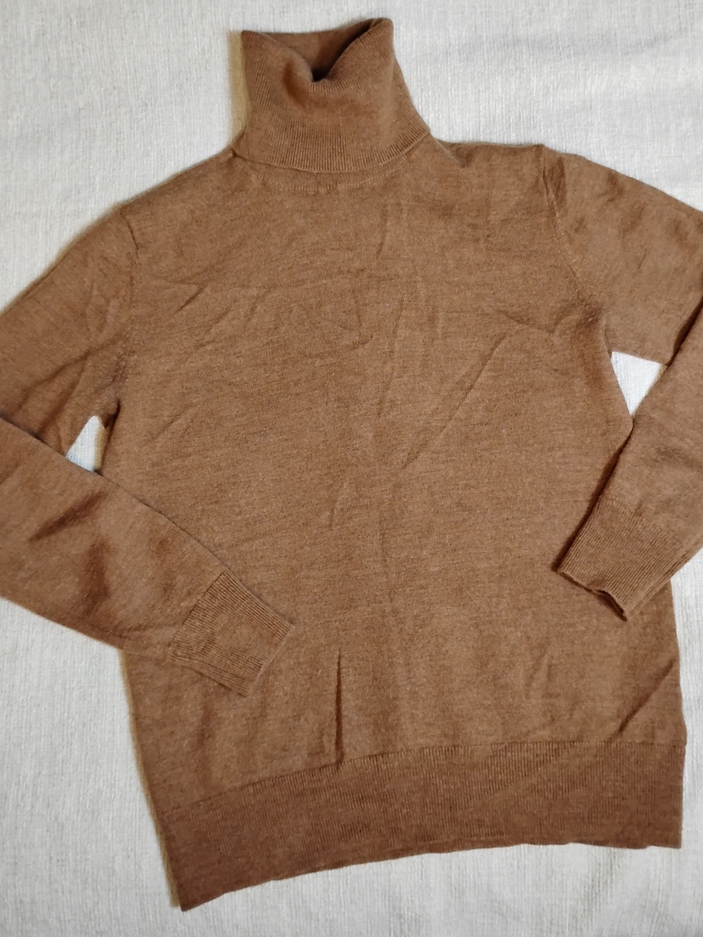 Merino Wool Camel Turtleneck xs